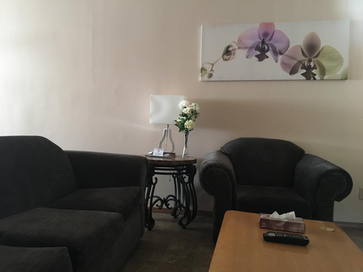 Bulldog Inns Sundre Dış mekan fotoğraf